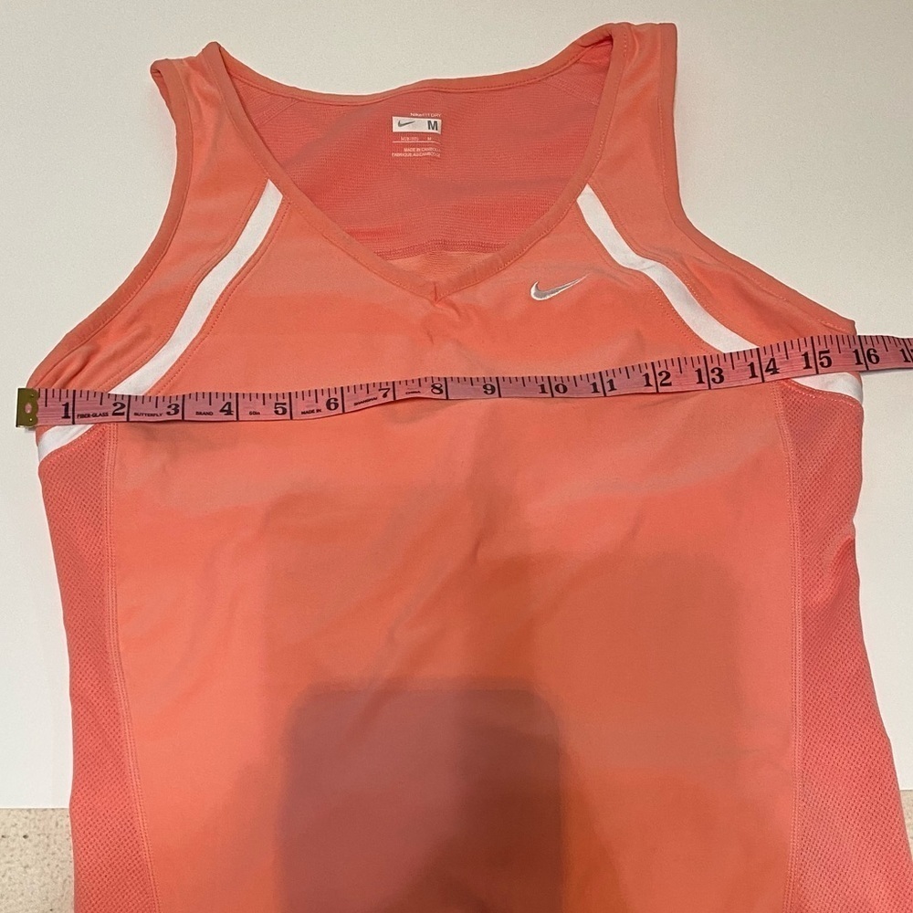 Nike Size M - Picture 9 of 9